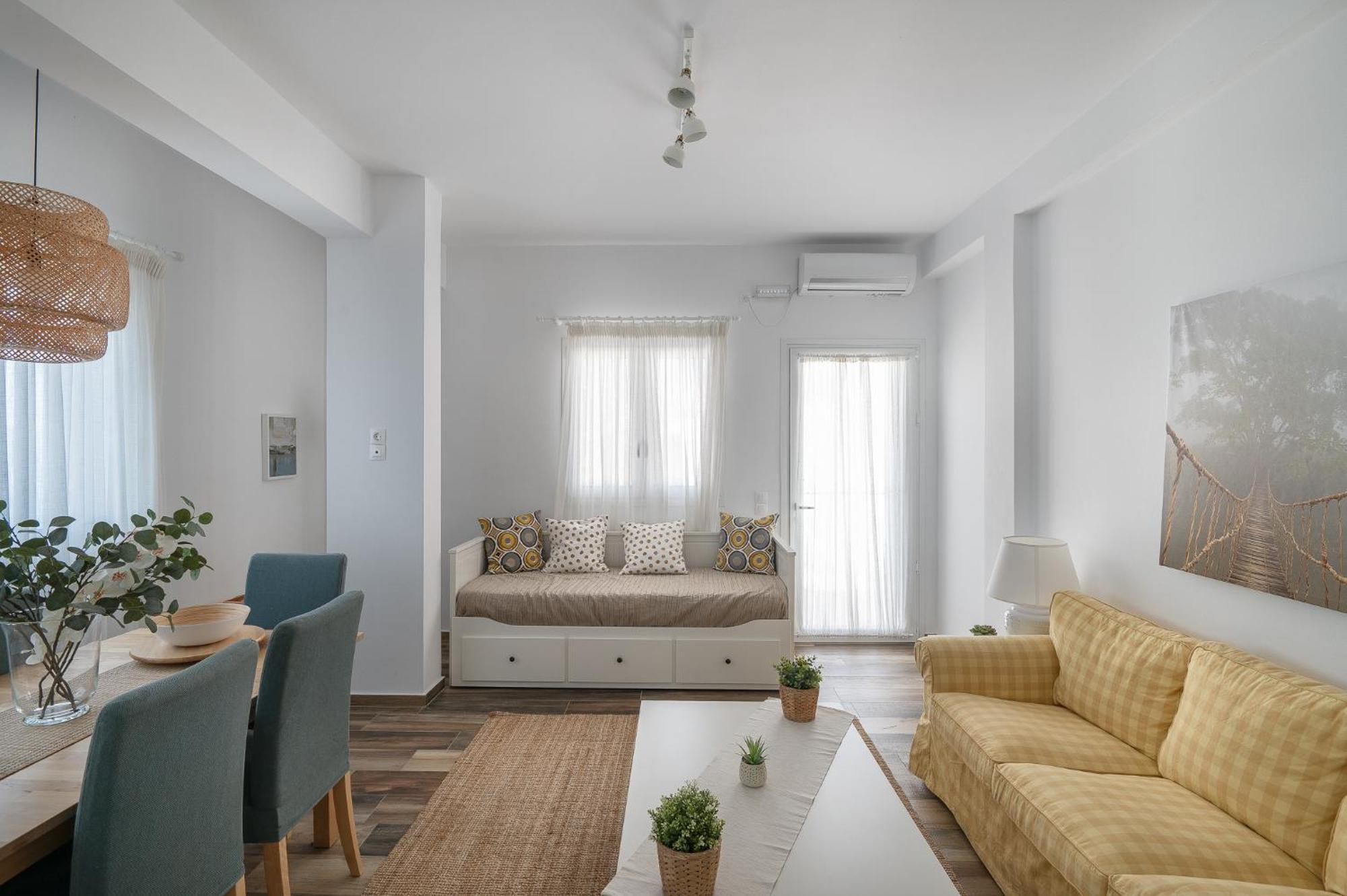 Pouletis Family Apartments - Akroyali Seaview Getaways Каламата Экстерьер фото