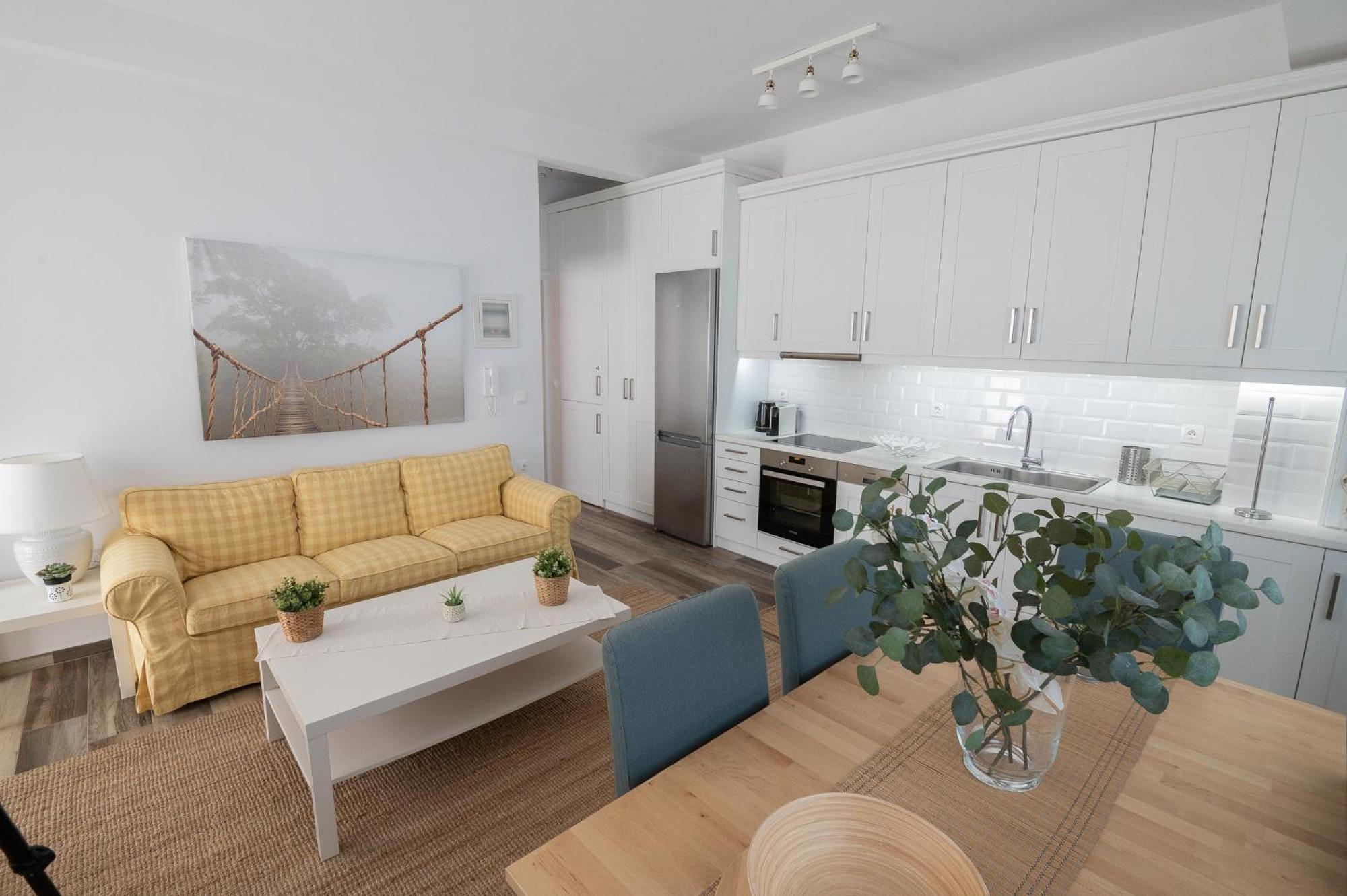 Pouletis Family Apartments - Akroyali Seaview Getaways Каламата Номер фото
